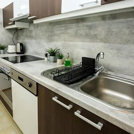 Opera With Three Bedroom W Ac Apartman *