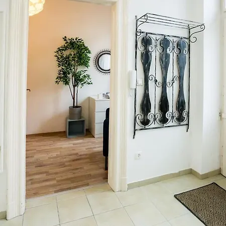Opera With Three Bedroom W Ac Daire