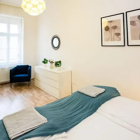 Opera With Three Bedroom W Ac Budapeşte