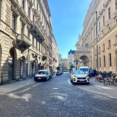 Opera With Three Bedroom W Ac * Budapest