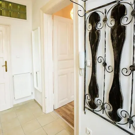 Lägenhet Opera With Three Bedroom W Ac