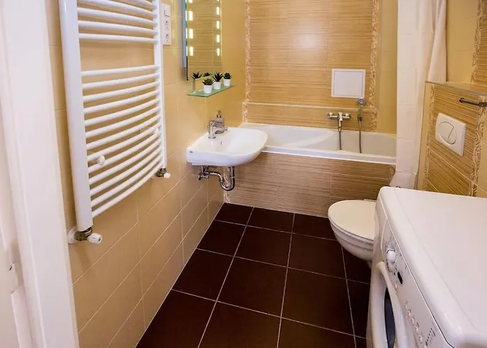 Opera With Three Bedroom W Ac Apartman Budapest