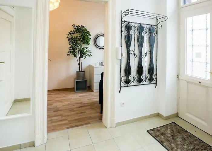 Opera With Three Bedroom W Ac Apartman