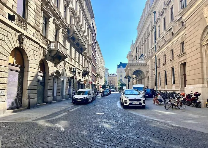 Opera With Three Bedroom W Ac * Budapest