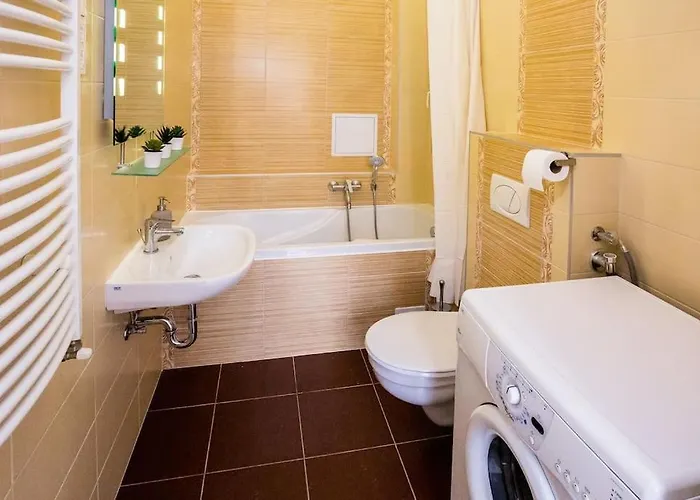 Opera With Three Bedroom W Ac Budapeste