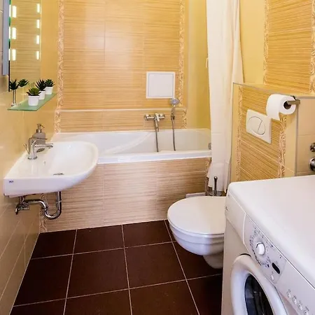 Opera With Three Bedroom W Ac 부다페스트