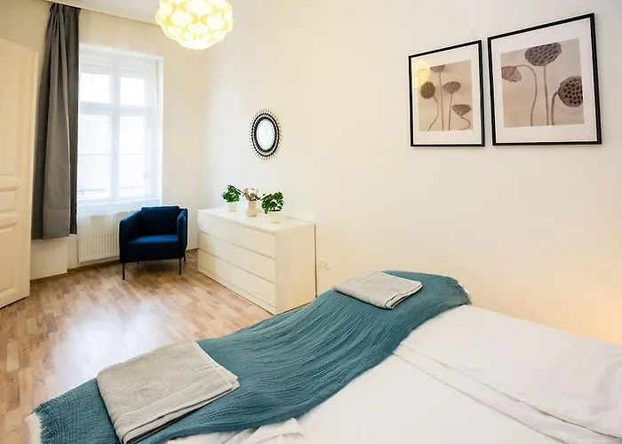 Opera With Three Bedroom W Ac Budapest