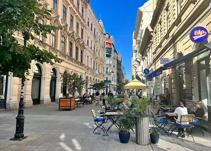 Opera With Three Bedroom W Ac Budapest